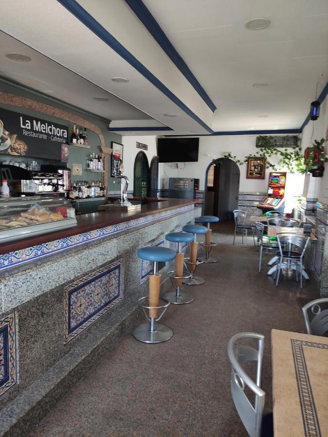 Hostal Restaurante Bar Cafeteria La Melchora 波萨达斯 外观 照片