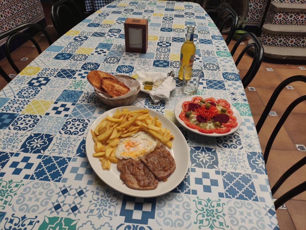 Hostal Restaurante Bar Cafeteria La Melchora 波萨达斯 外观 照片