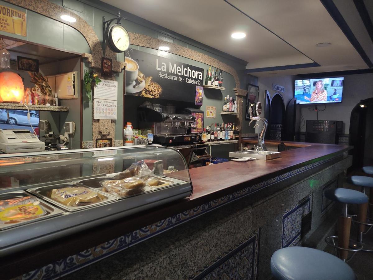 Hostal Restaurante Bar Cafeteria La Melchora 波萨达斯 外观 照片