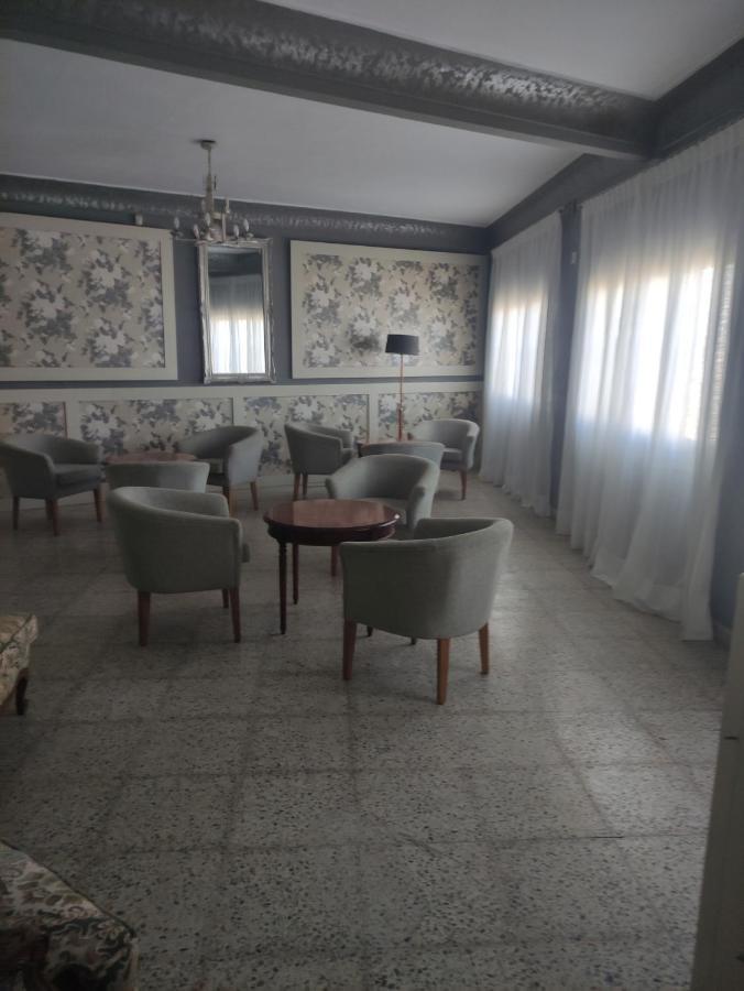 Hostal Restaurante Bar Cafeteria La Melchora 波萨达斯 外观 照片
